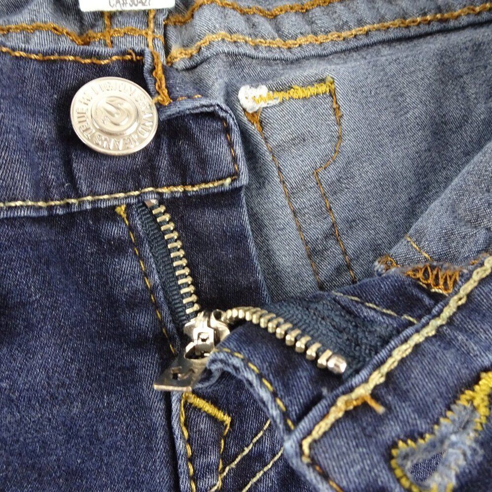 True Religion Women’s Skinny Jeans in Dark Indigo Blue - Picture 3 of 9